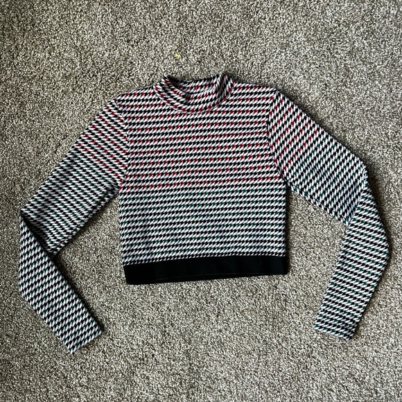 Fabletics Long-Sleeve Crop Workout Top - Picture 1 of 3